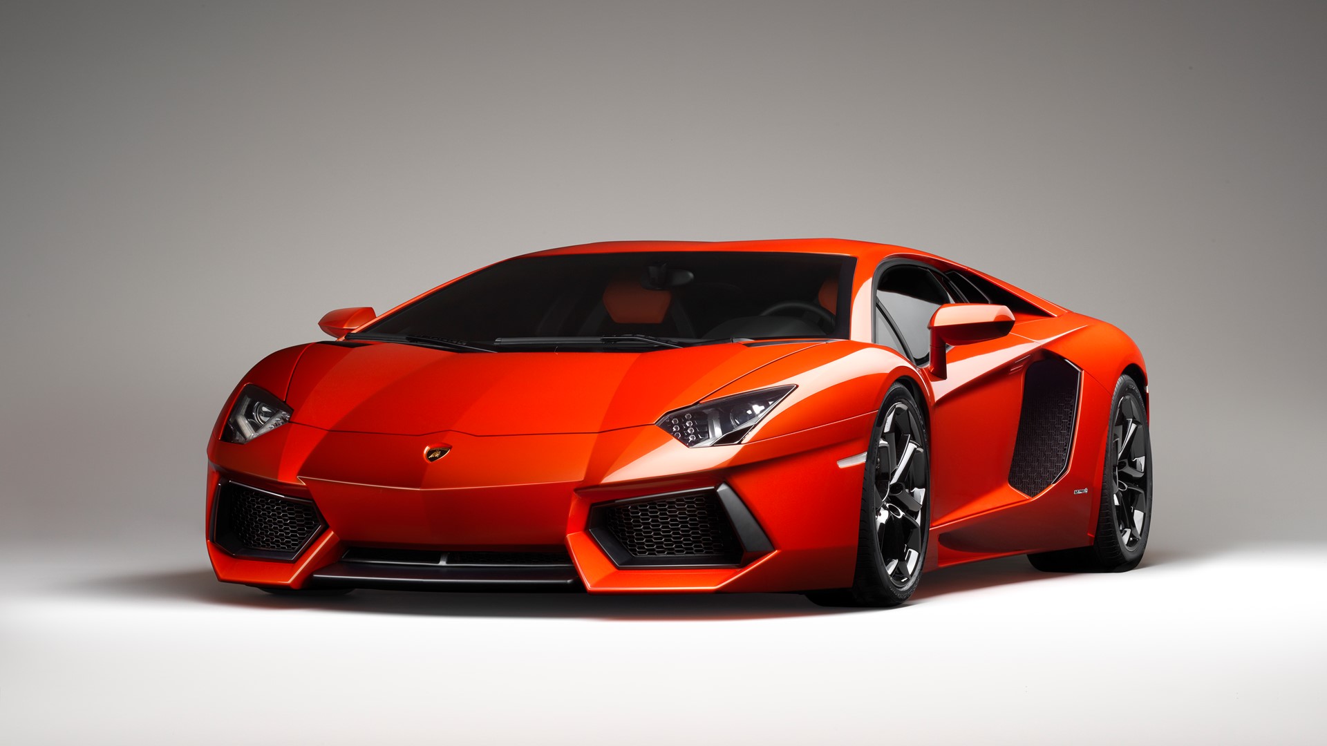 Automobili Lamborghini launches official certified pre−owned program
