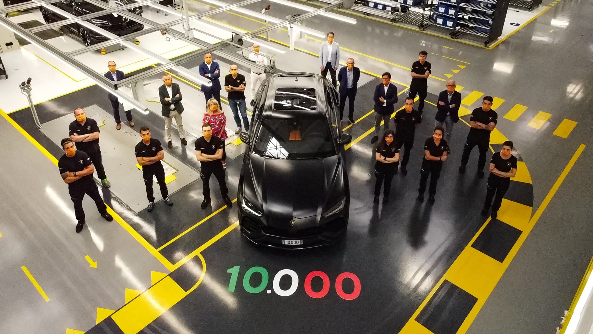 10.000 Lamborghini Urus produced 1