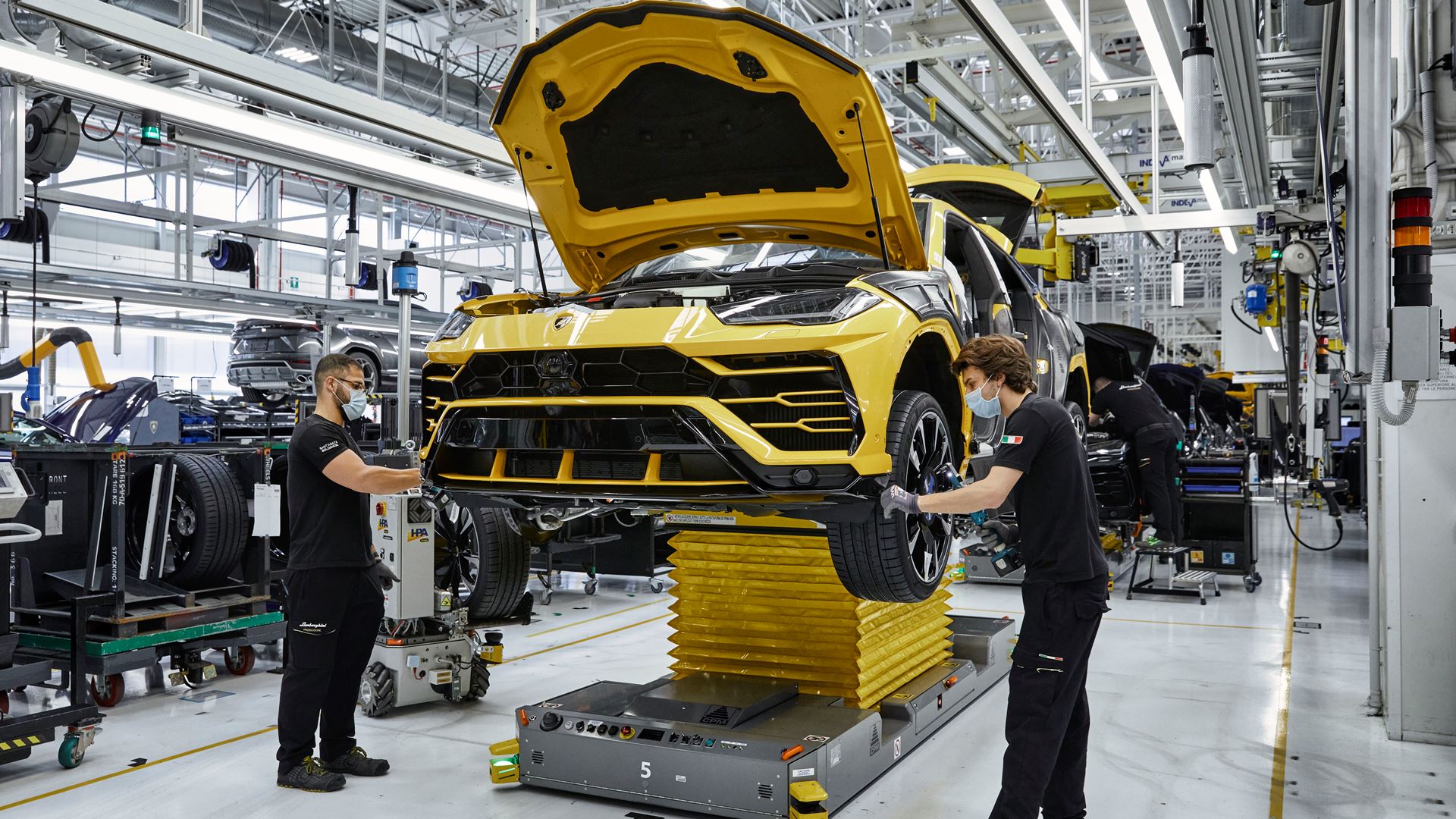 Automobili Lamborghini URUS  Assembly Line