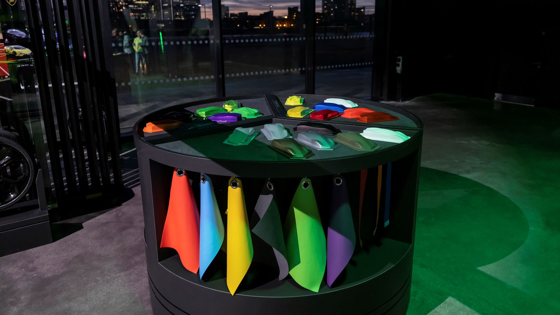 Huracán Tecnica London personalization