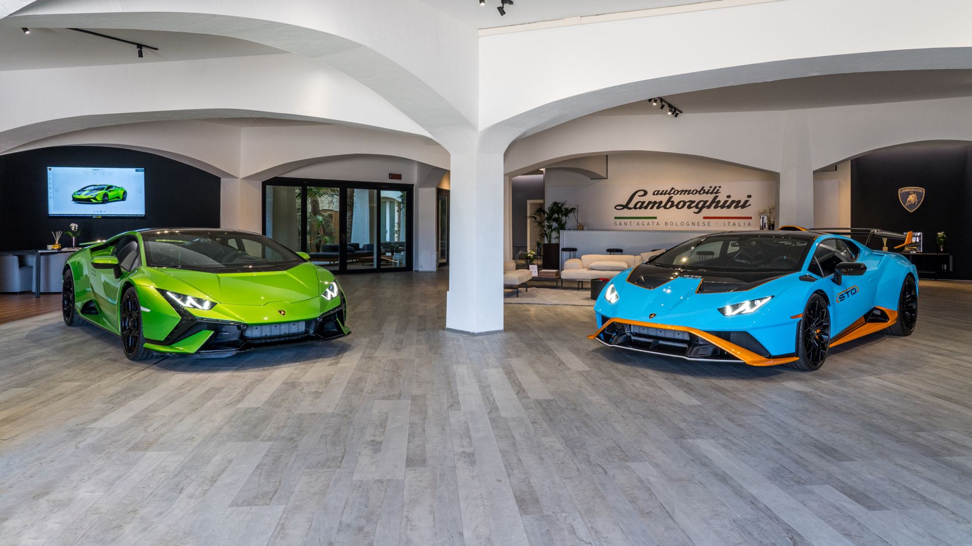 Lounge Automobili Lamborghini  - Huracán Tecnica and Huracán STO