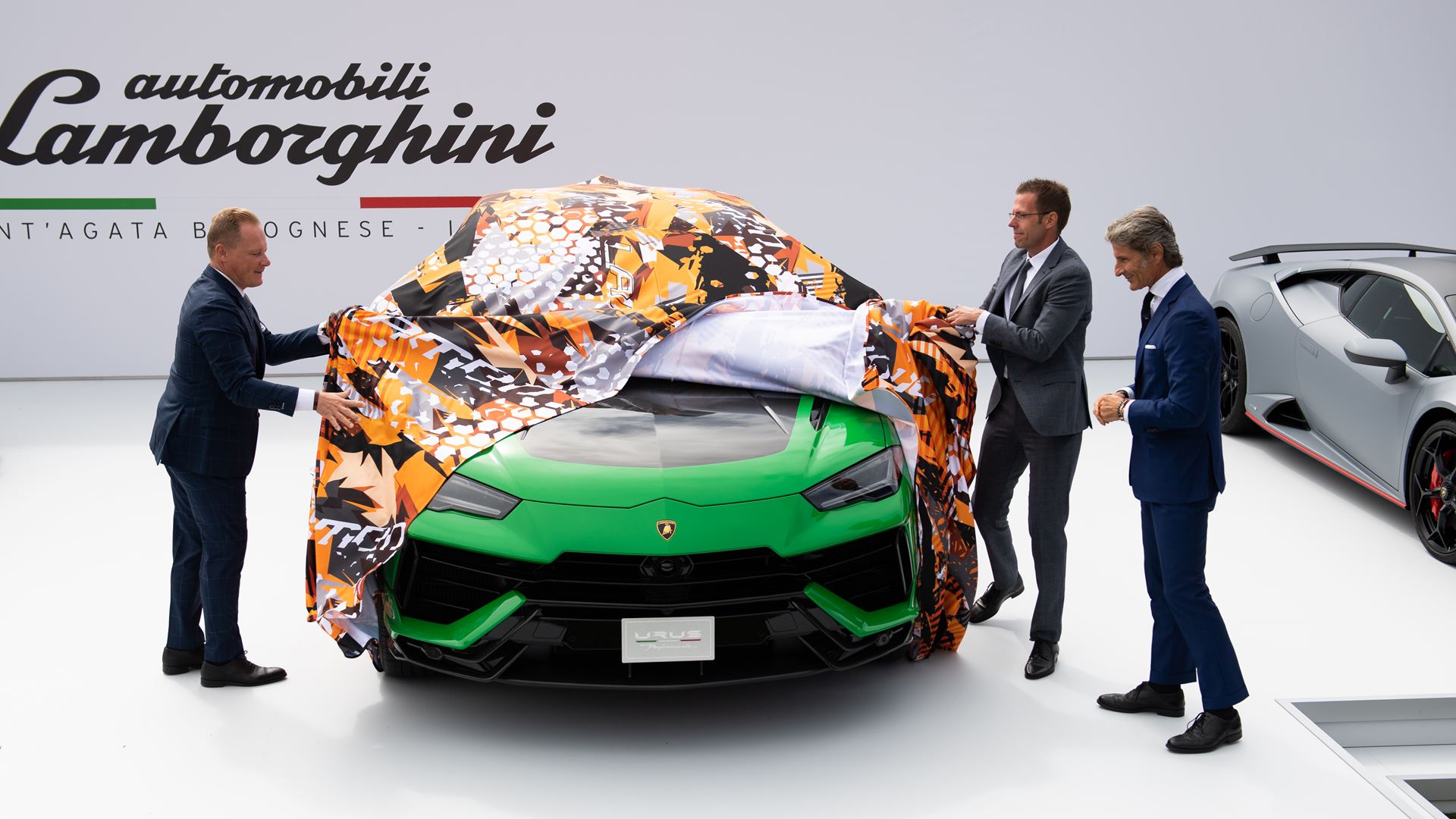 2023 Lamborghini Urus S Debuts With Performante Power, Different Look