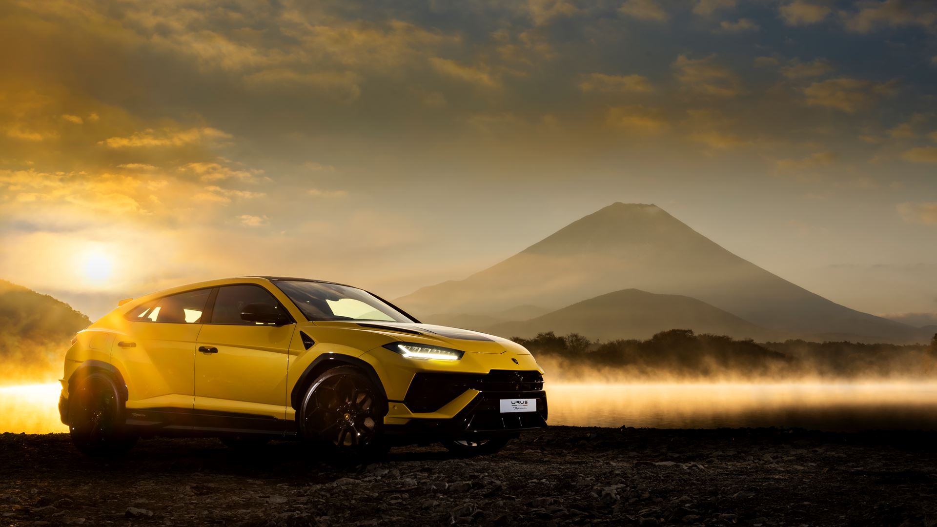 Automobili Lamborghini Fiji Mountain Japan Urus Performante