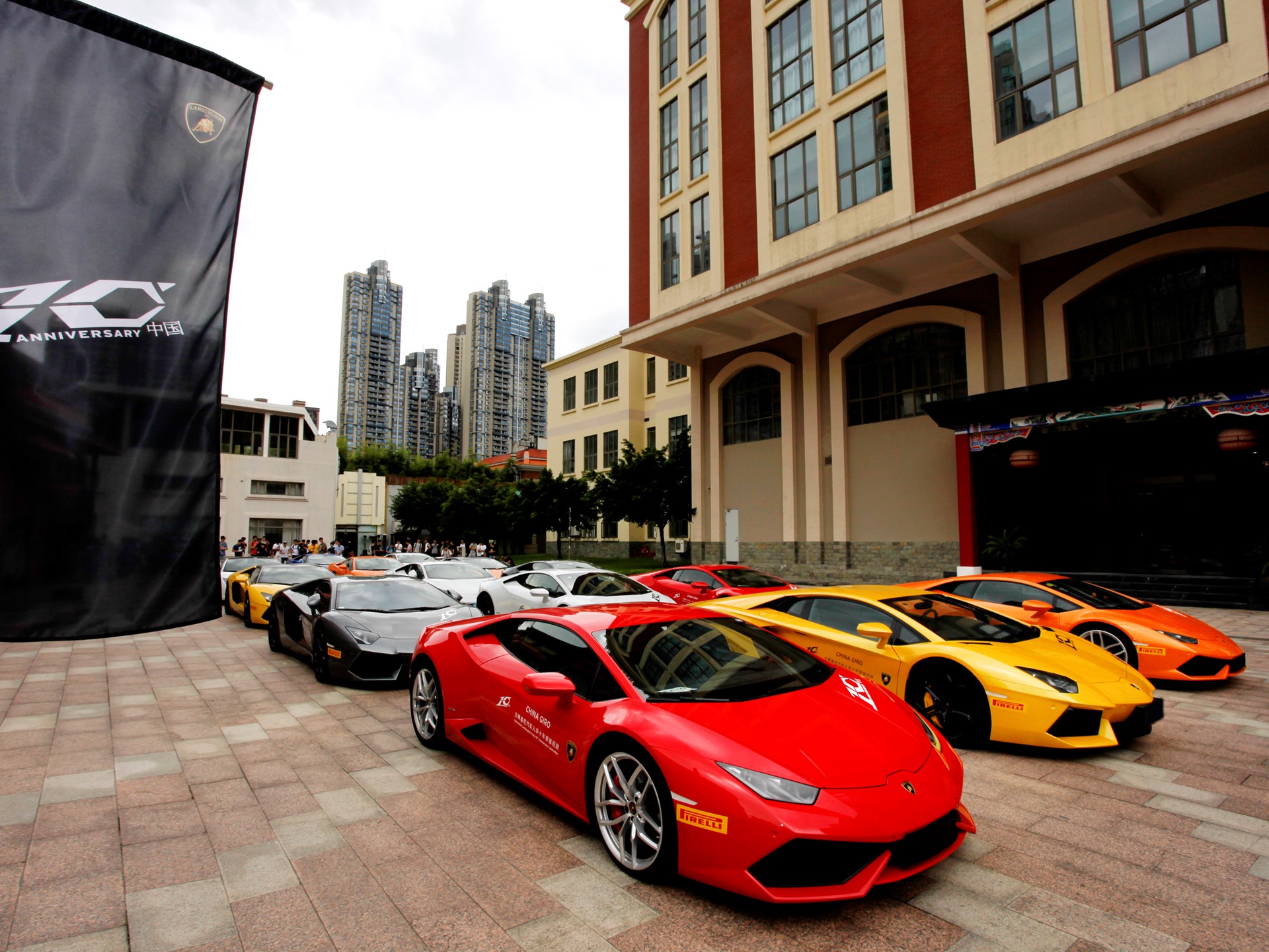 Lamborghini China Giro Fleet Started from Guangzhou and headed for Foshan