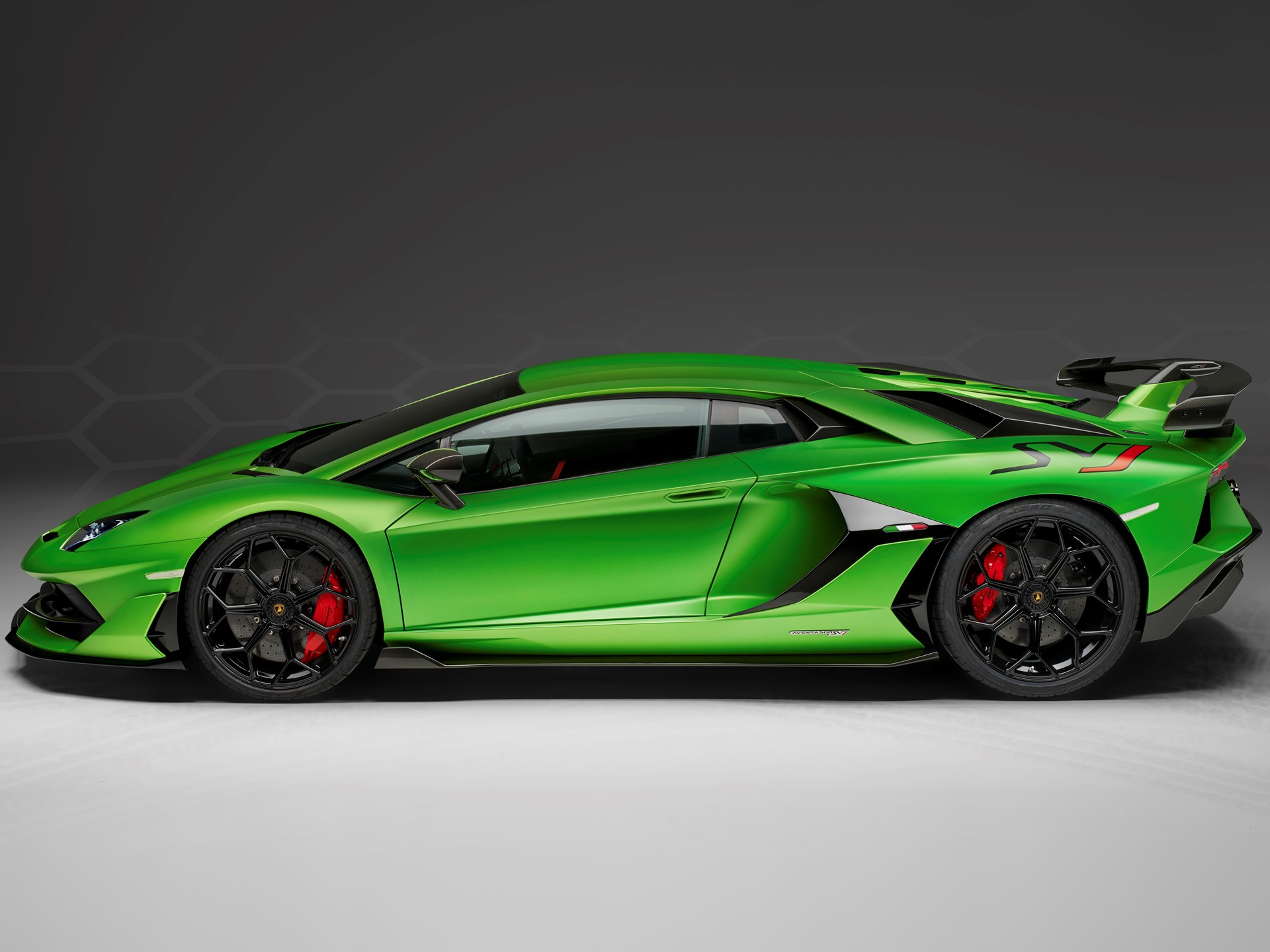 green aventador svj