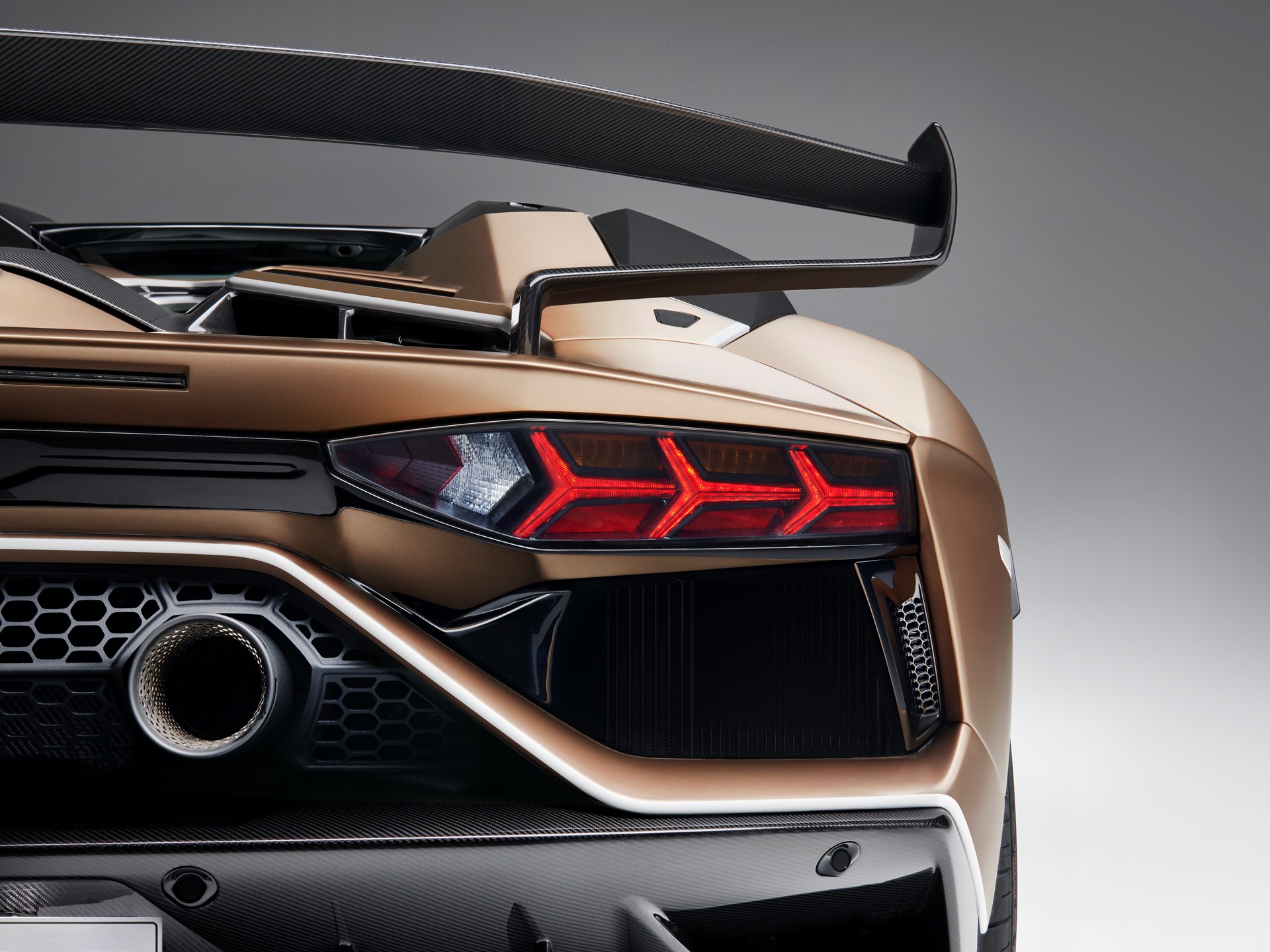 Aventador SVJ Roadster detail - rear