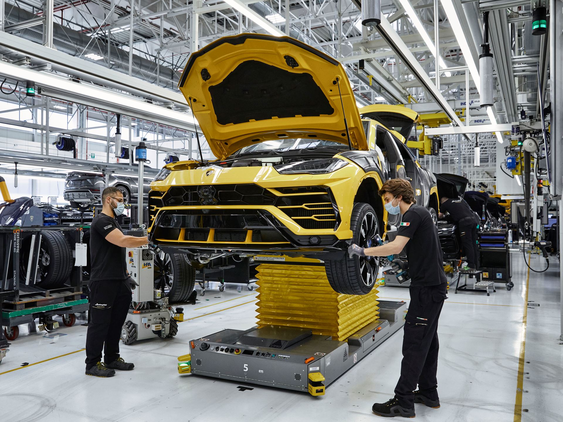Automobili Lamborghini URUS  Assembly Line