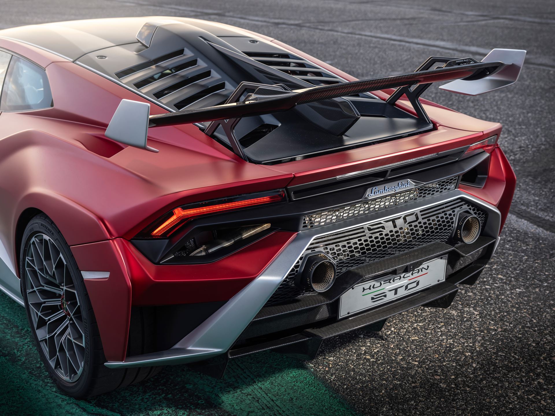 Huracán STO Rosso Epona