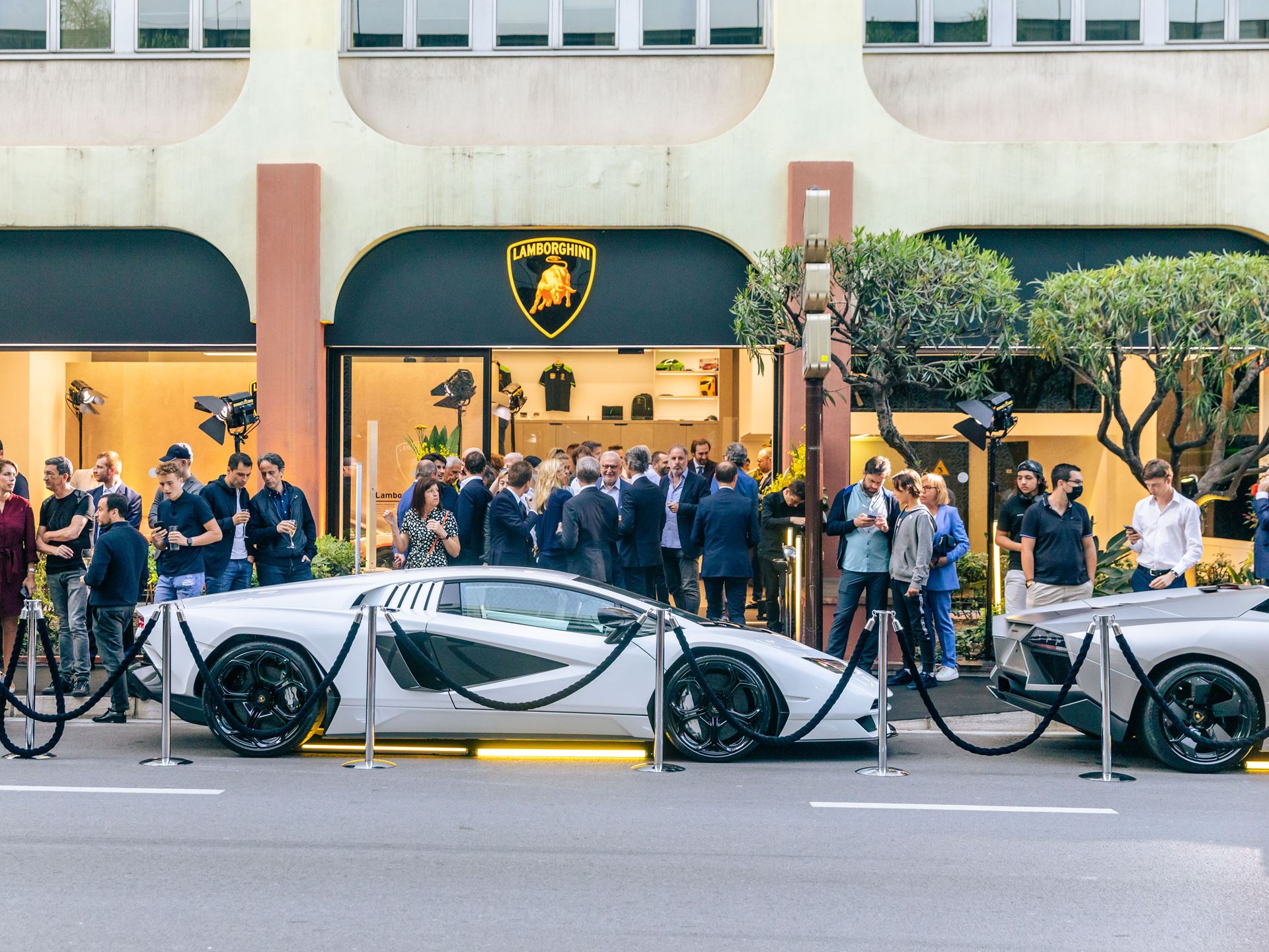 Lamborghini Monaco Grand Opening-Few-off display - Countach LPI 800-4