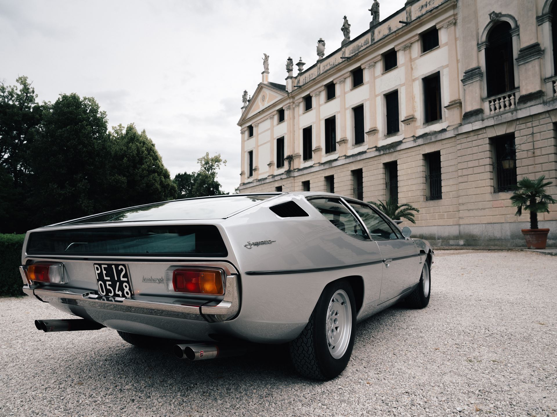 Espada 400 GT the legendary V12 Lamborghini