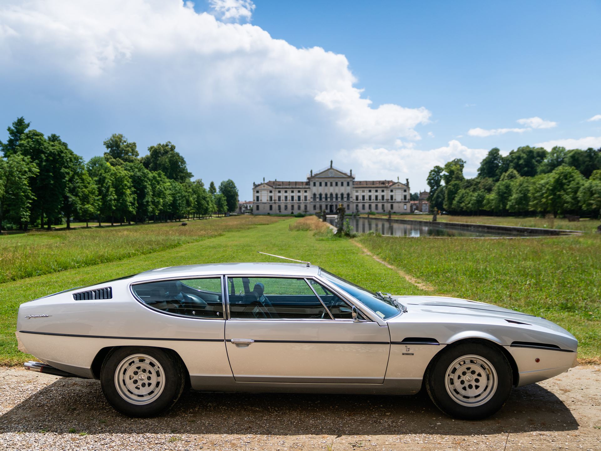 Espada 400 GT the legendary V12 Lamborghini