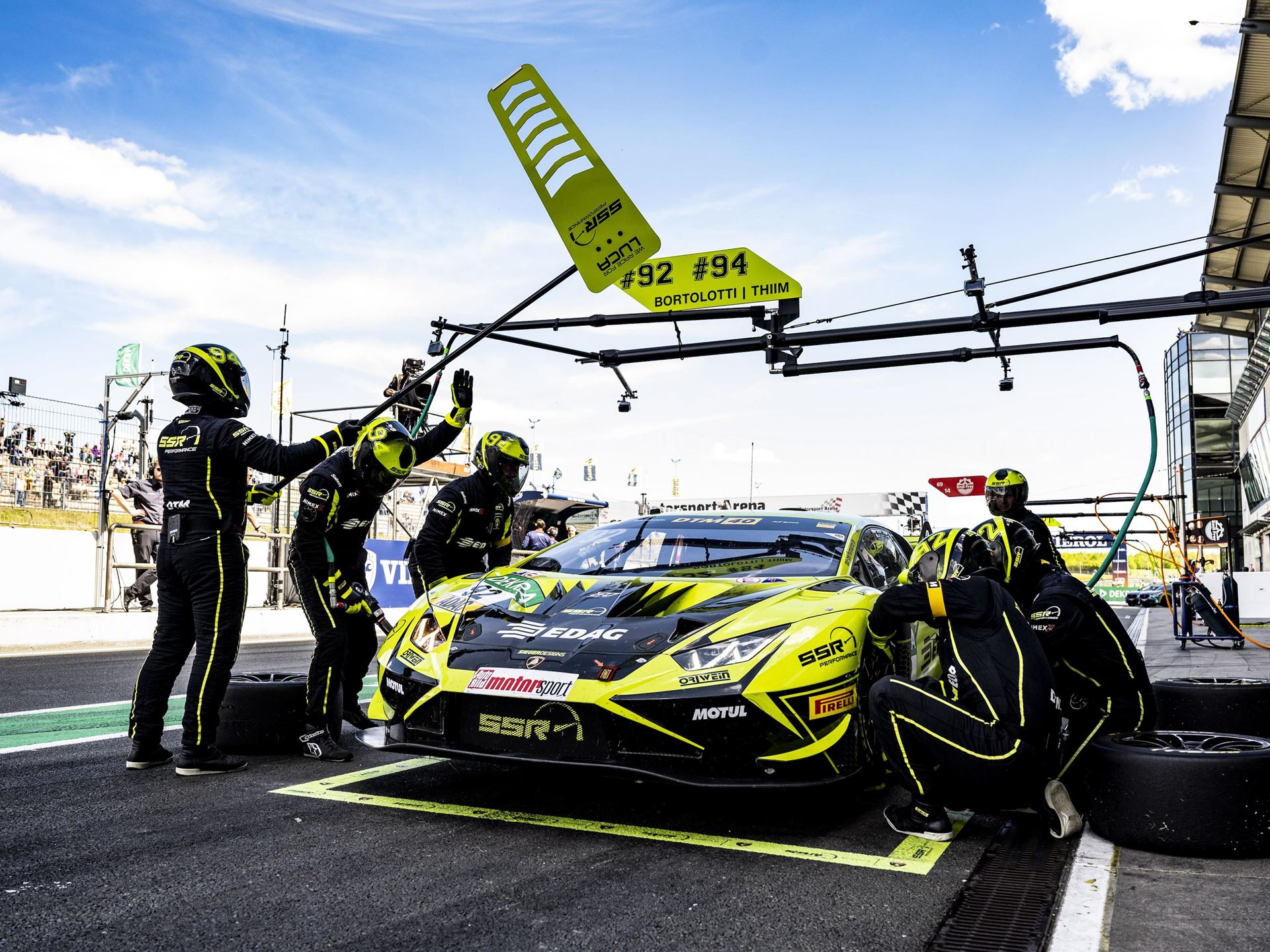 Lamborghini GT3 - DTM - Mirko Bortolotti (SSR Performance) pit stop