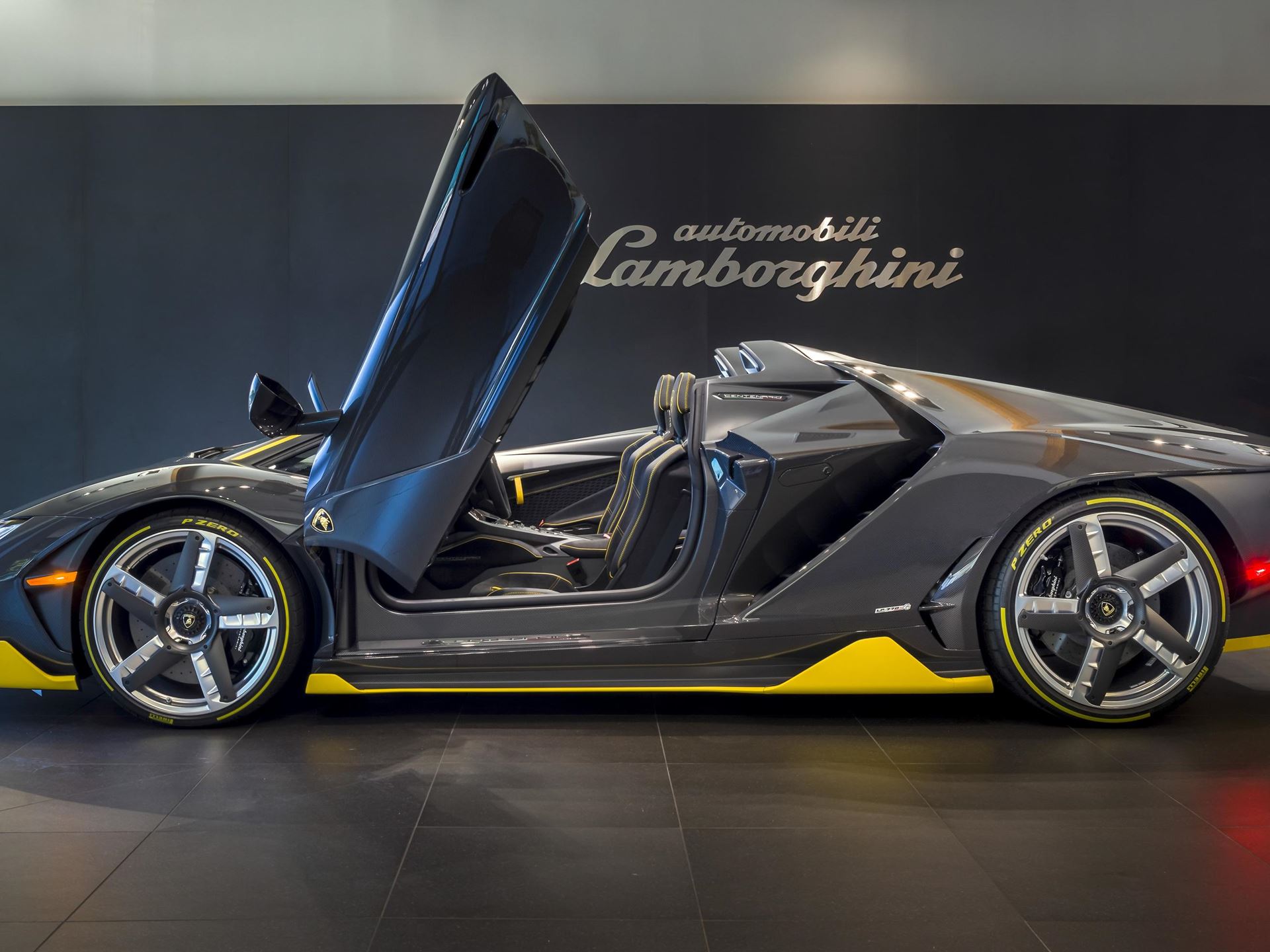 Centenario Roadster