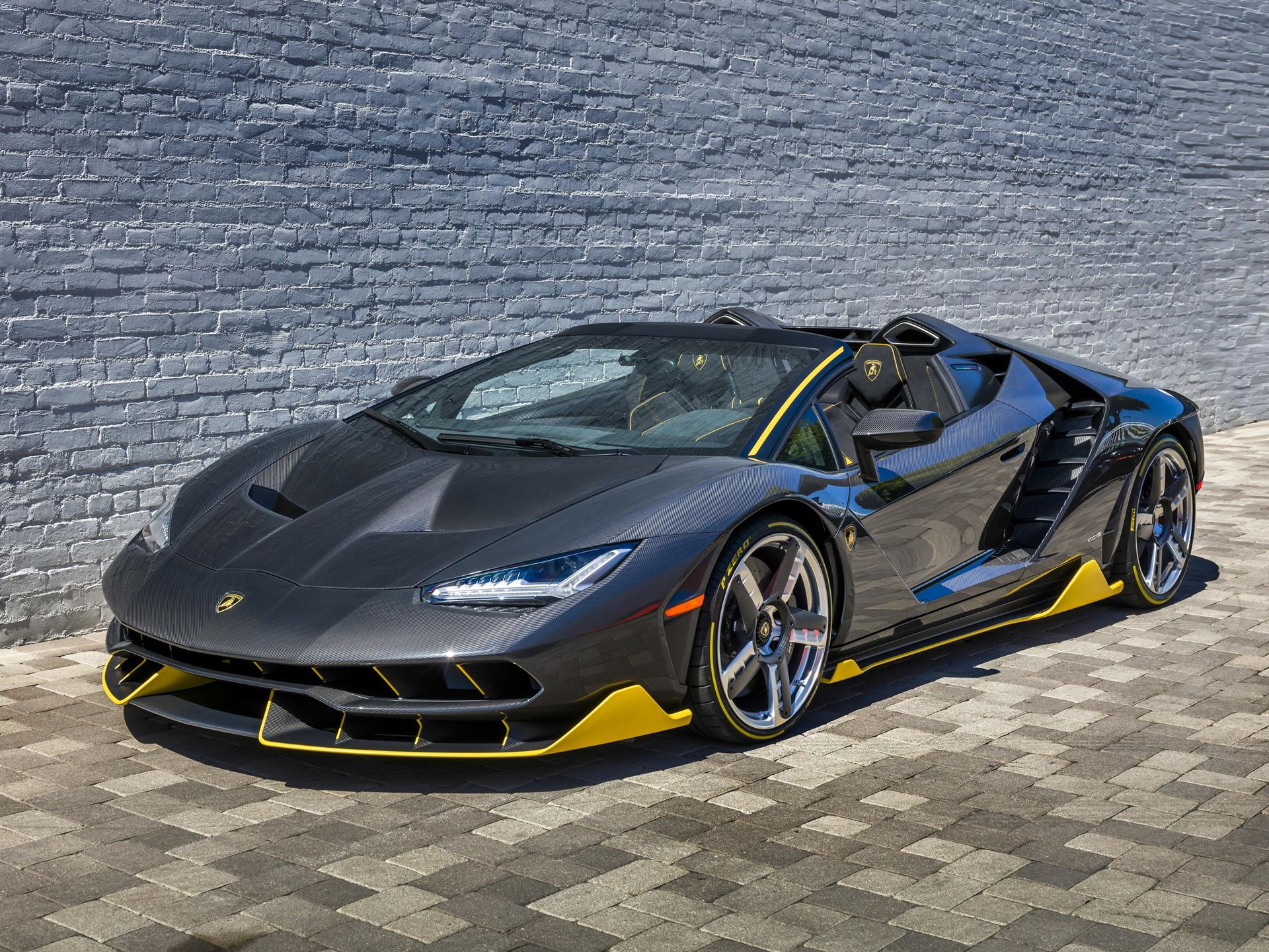Centenario Roadster