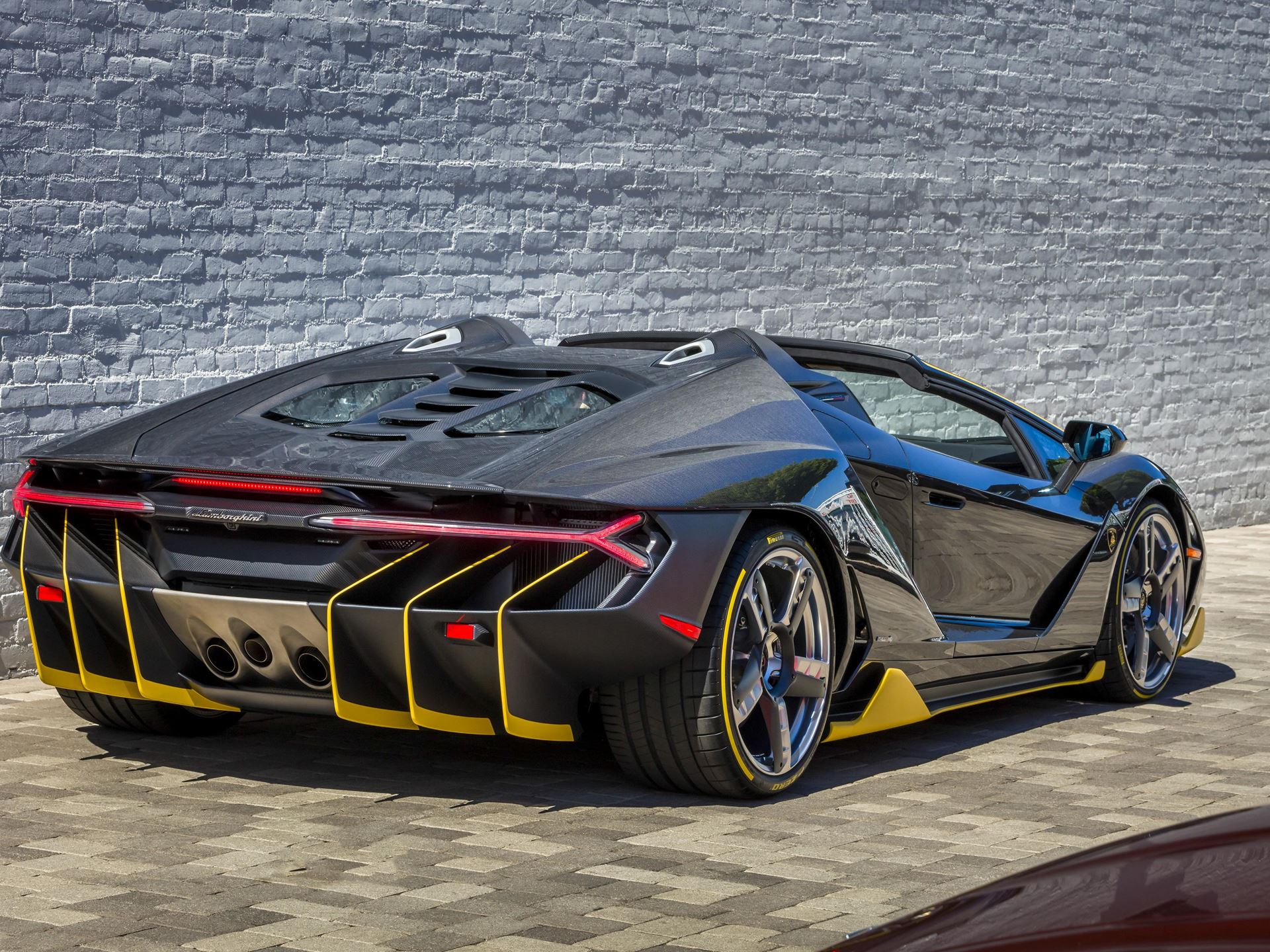 Centenario Roadster