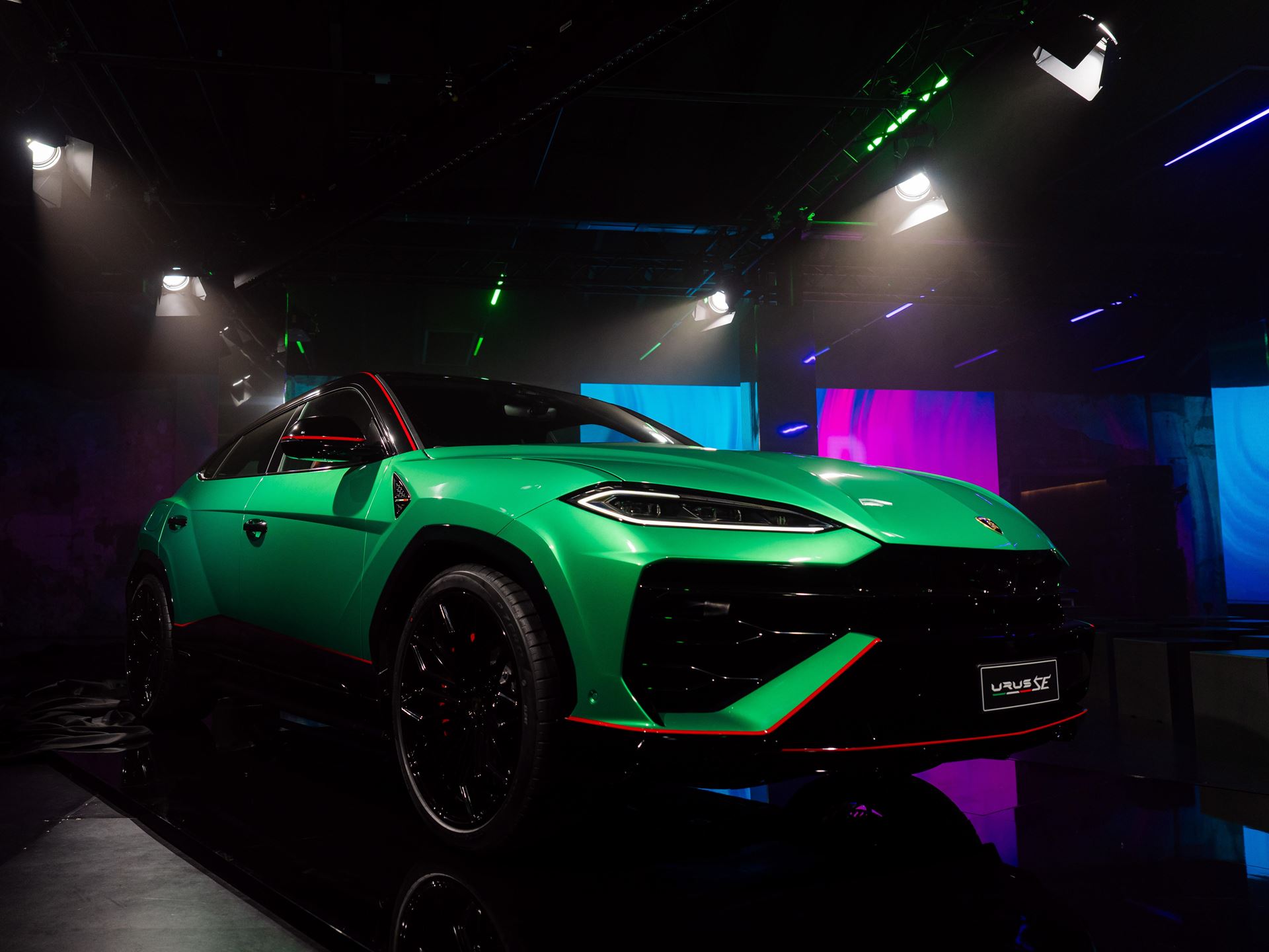 Urus SE Tettonero Capsule at Milan Design Week