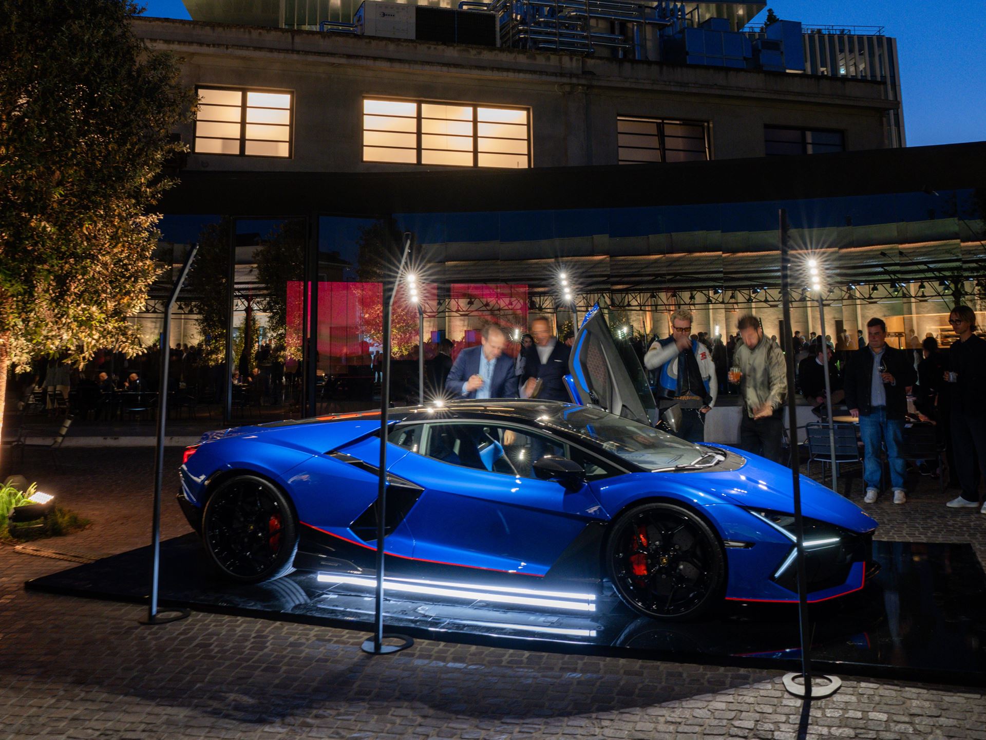 Urus SE Tettonero Capsule at Milan Design Week