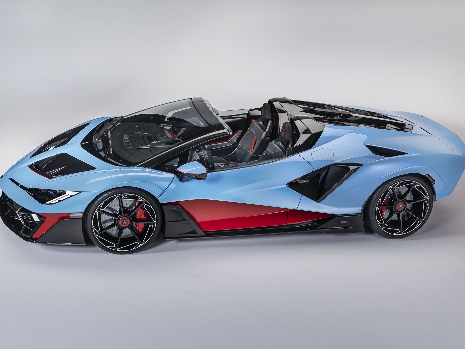 Fenomeno Roadster Studio