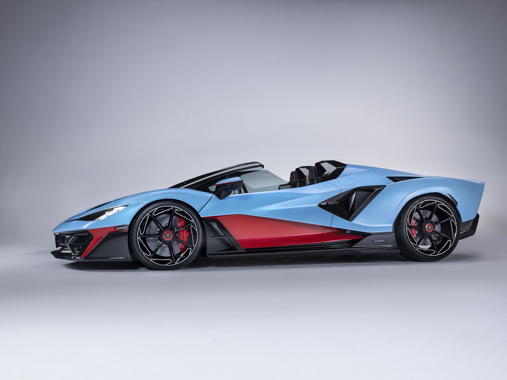 Fenomeno Roadster Studio