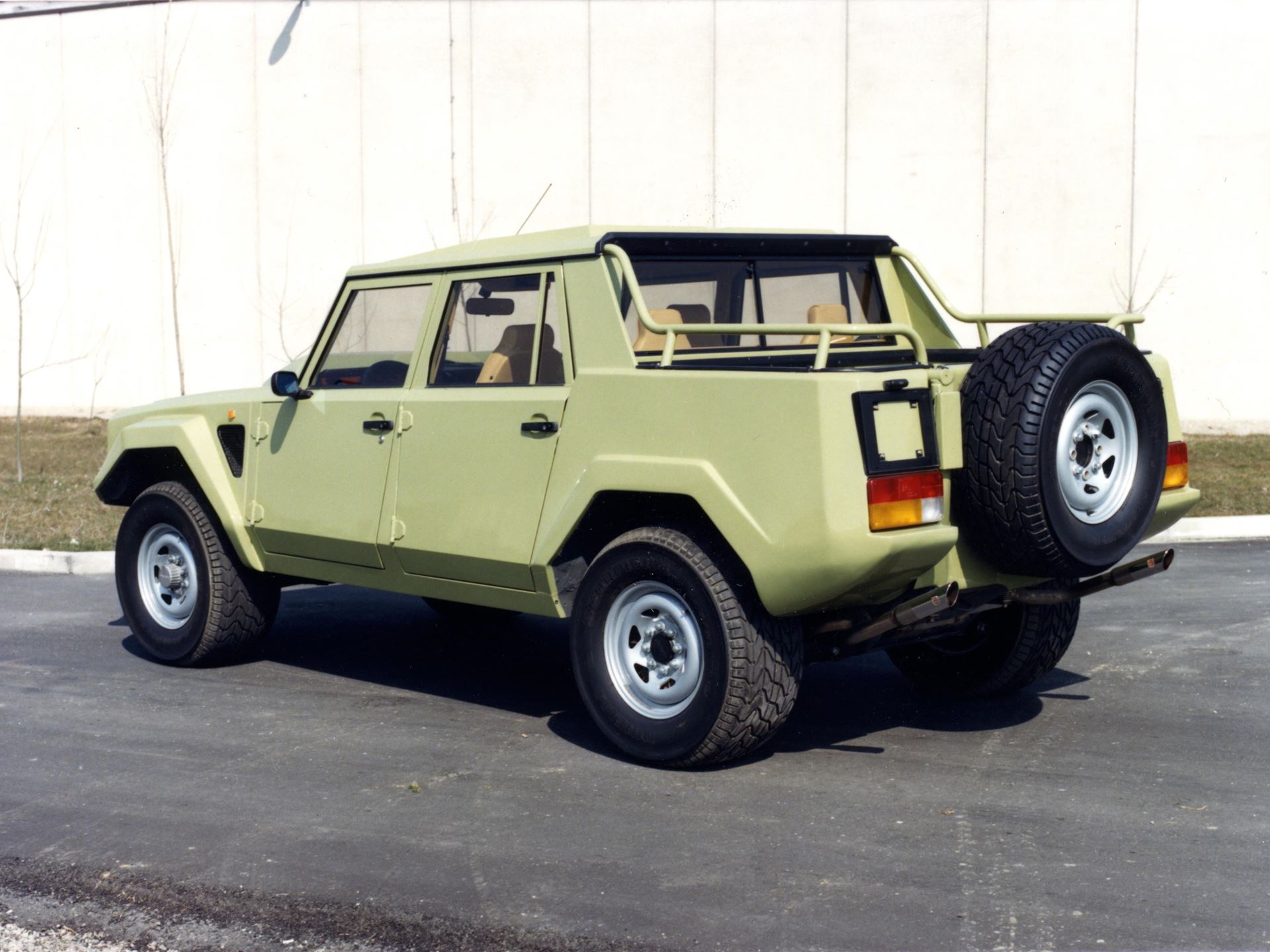 40th LM002