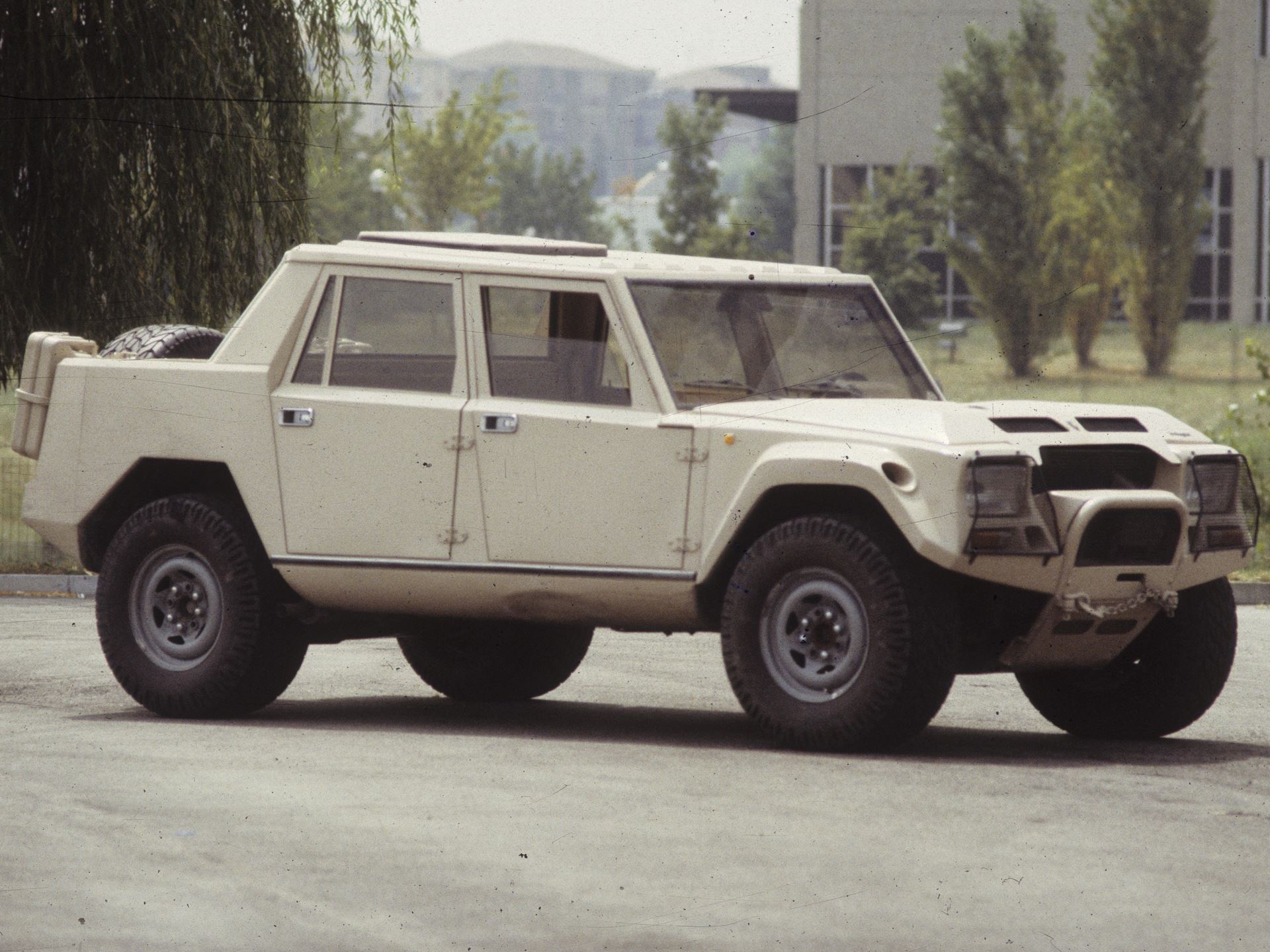 LMA 40th LM002 Copyright holders of this assets are welcome to contact Automobili Lamborghini S P A regarding any om