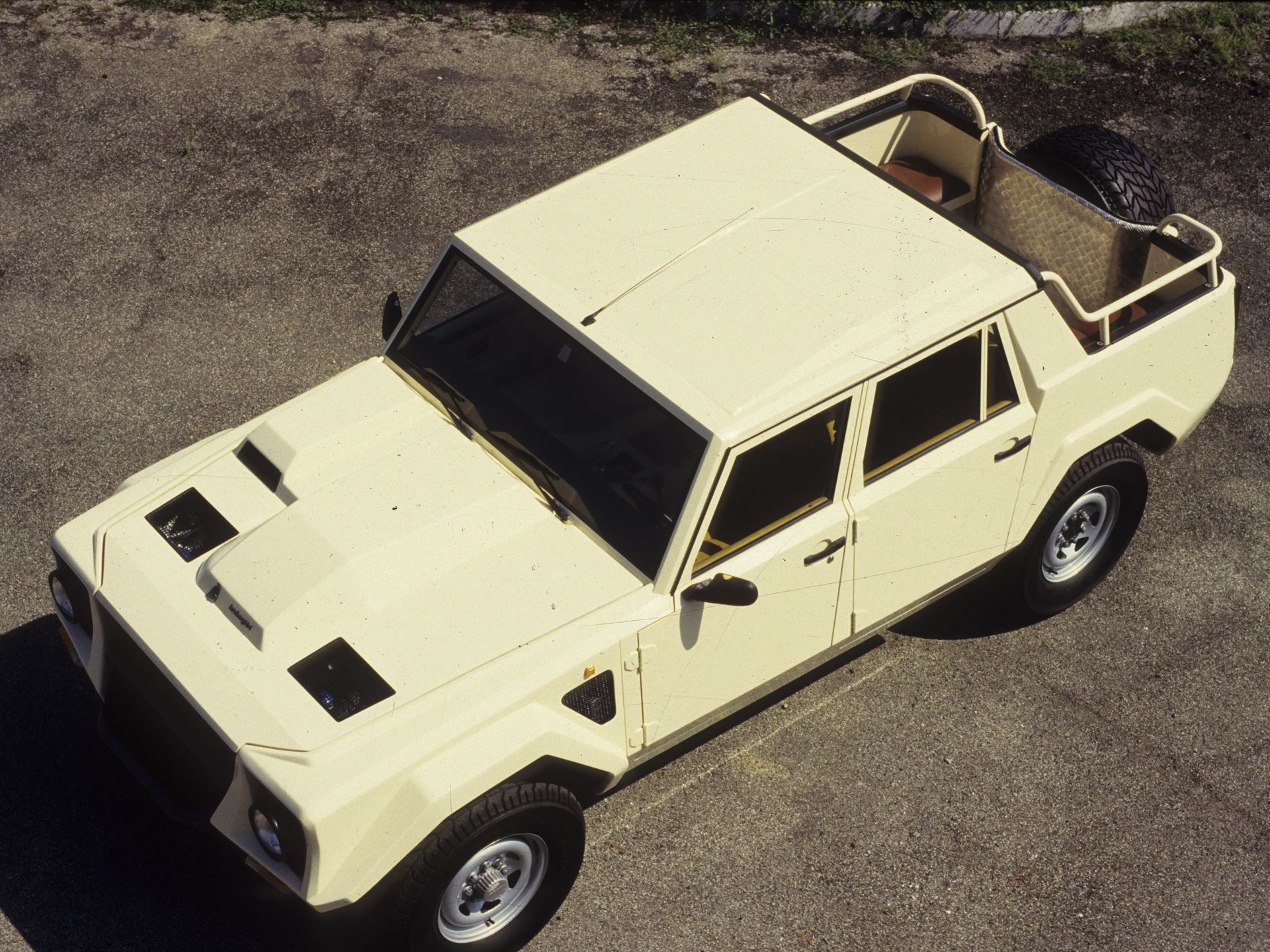 40th LM002 Copyright holders of this assets are welcome to contact Automobili Lamborghini S P A regarding any omission