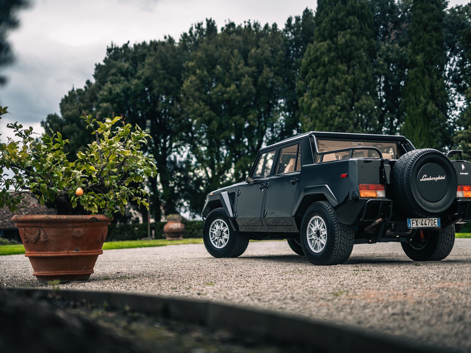 Lamborghini LM002