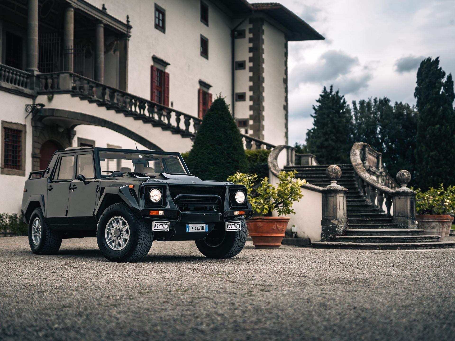 Lamborghini LM002