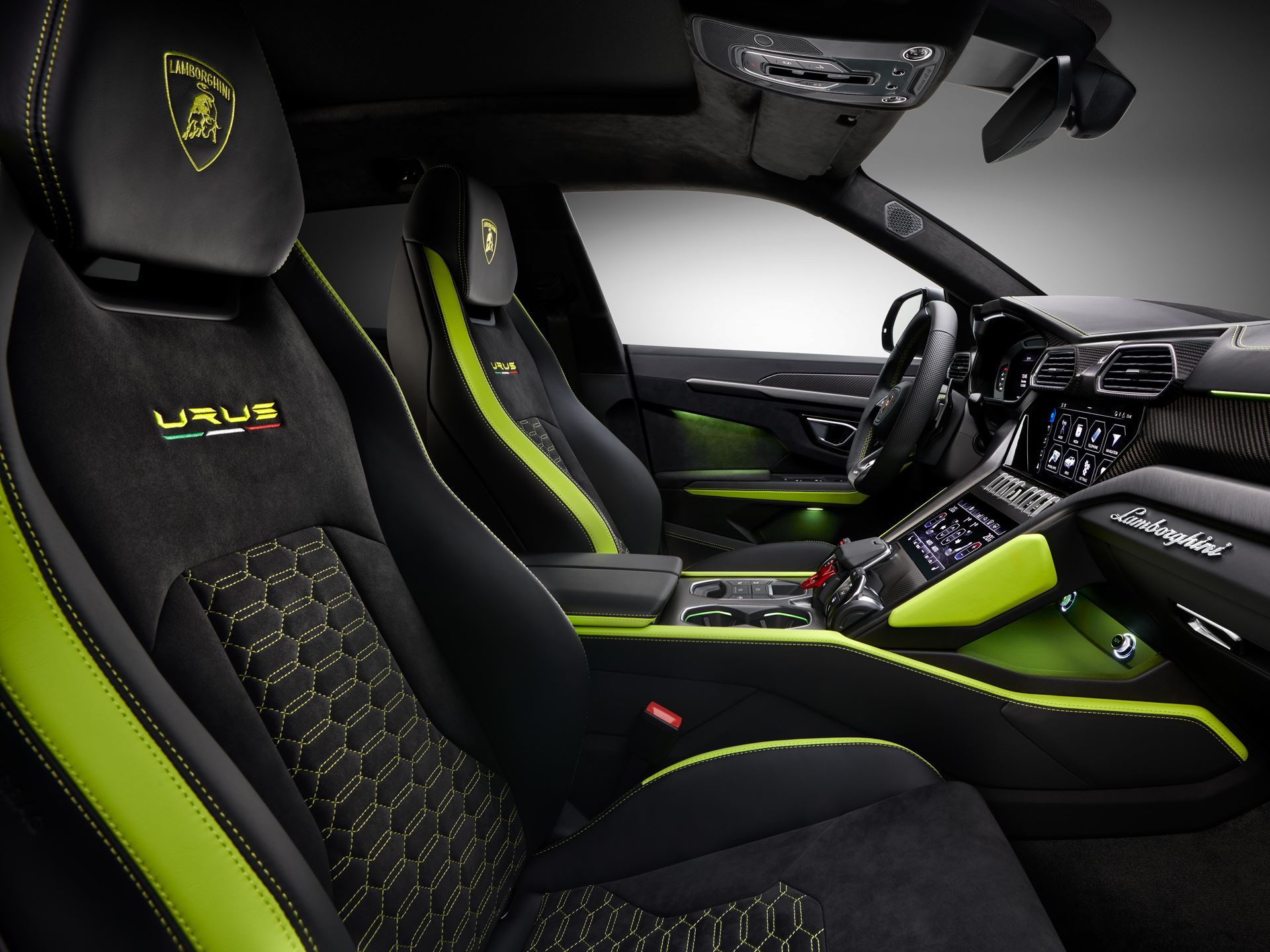 Lamborghini Urus Graphite Capsule