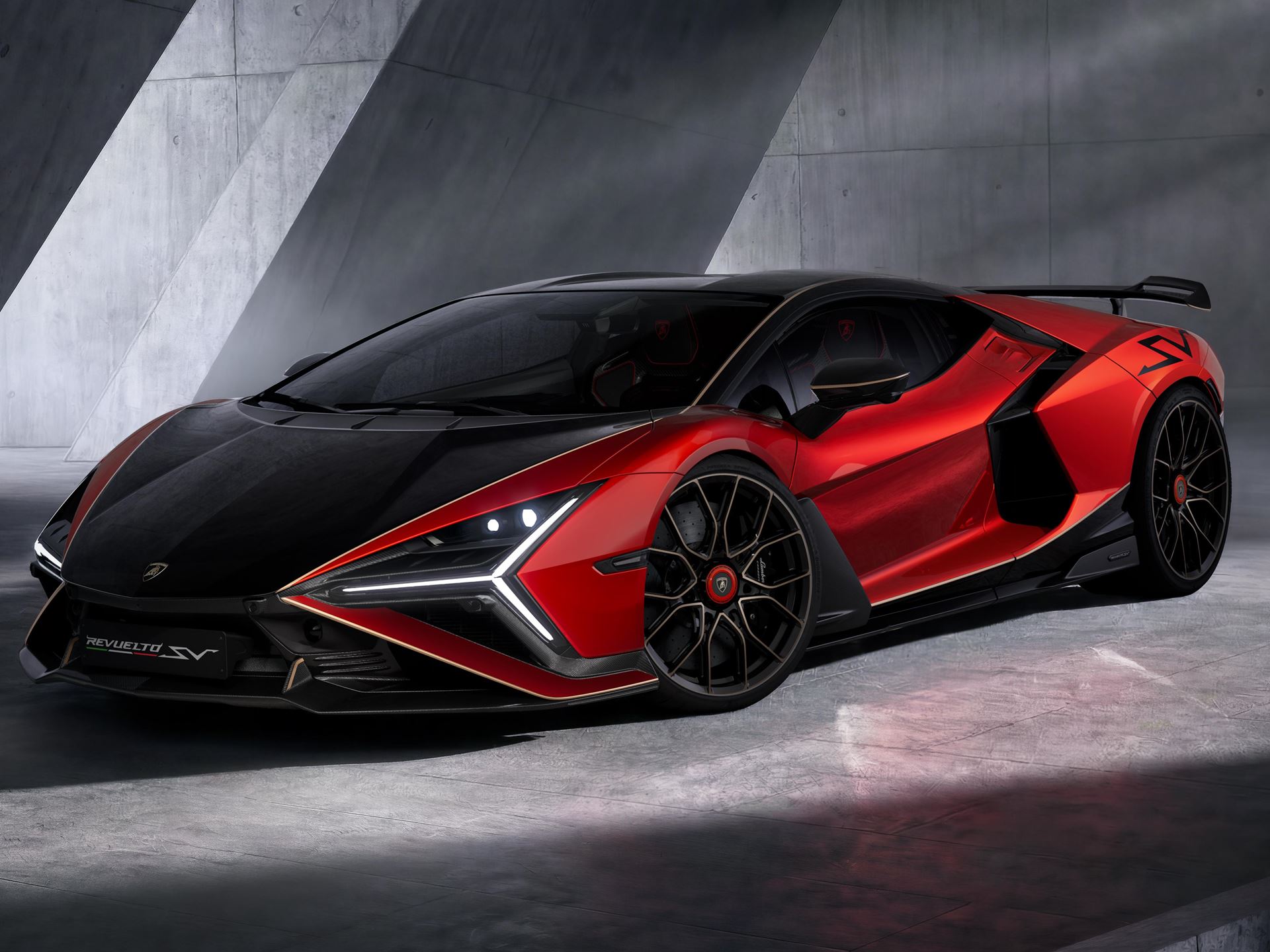 Revuelto SV