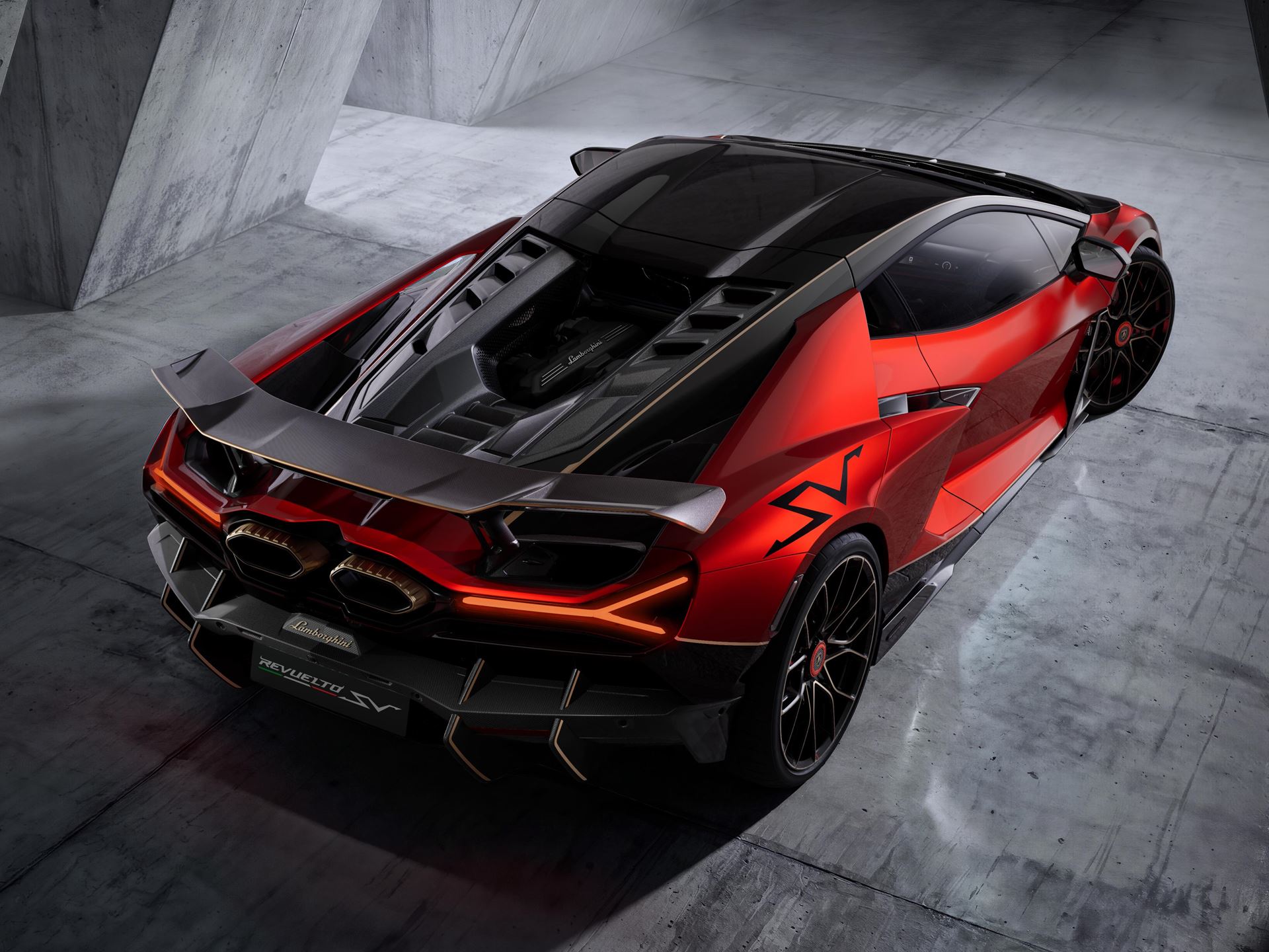 Revuelto SV