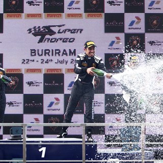 R1 overall podium