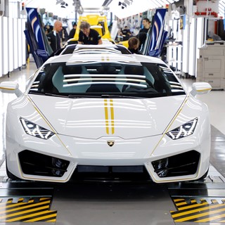Lamborghini RWD for Pope Francis in production line 07