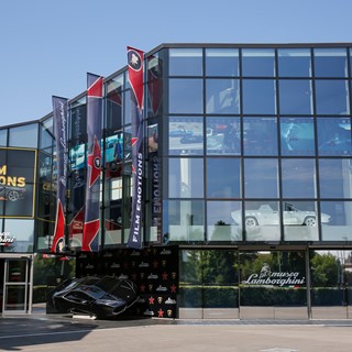 Esterni Museo Lamborghini (2)