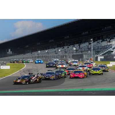 Lamborghini Super Trofeo Europe Race 1 start