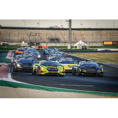 Lamborghini Super Trofeo Europe - race one start