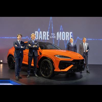 Lamborghini Urus SE Makes US Premiere in New York