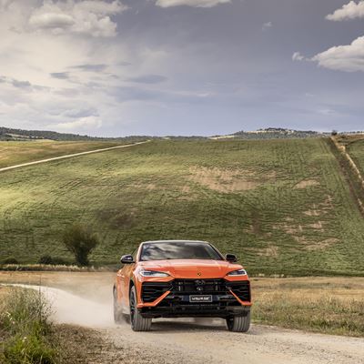 Lamborghini the new hybrid range collects awards worldwide