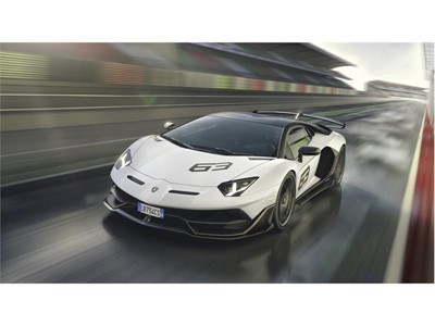 Aventador SVJ 63 White Pit 3-4 front