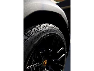 Huracan Sterrato Bridgestone Dueler AT002 tyre