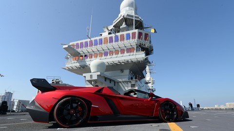 Veneno Roadster on naval aircraft carrier Nave Cavour 2
