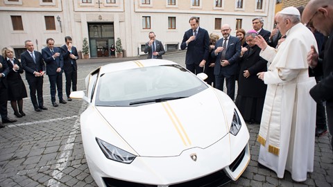 Lamborghini Huracan delivered to Pope Francis - 4