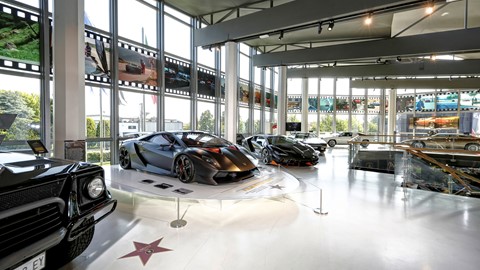Panoramica Museo Lamborghini - mostra Film Emotions (3)