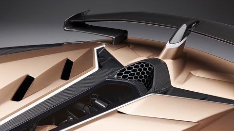 Aventador SVJ Roadster details - spoiler