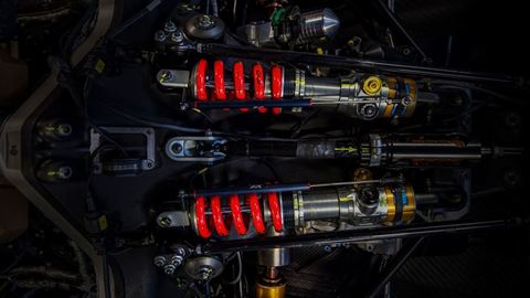 Lamborghini Essenza SCV12 - Suspensions