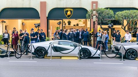 Lamborghini Monaco Grand Opening-Few-off display - Countach LPI 800-4