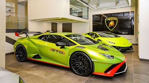 Lamborghini Monaco inside