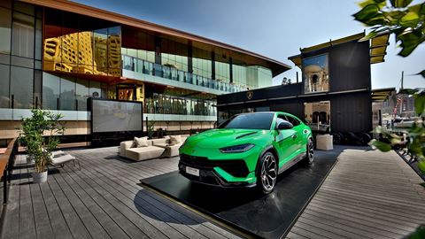 Automobili Lamborghini Urus Perfomante Doha Lounge