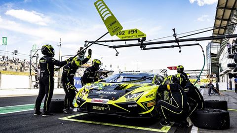 Lamborghini GT3 DTM Mirko Bortolotti SSR Performance pit stop