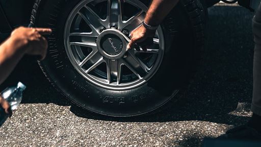 664963